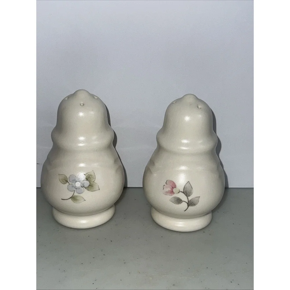 Vintage Pfaltzgraff Tea Rose Salt and Pepper Shakers
